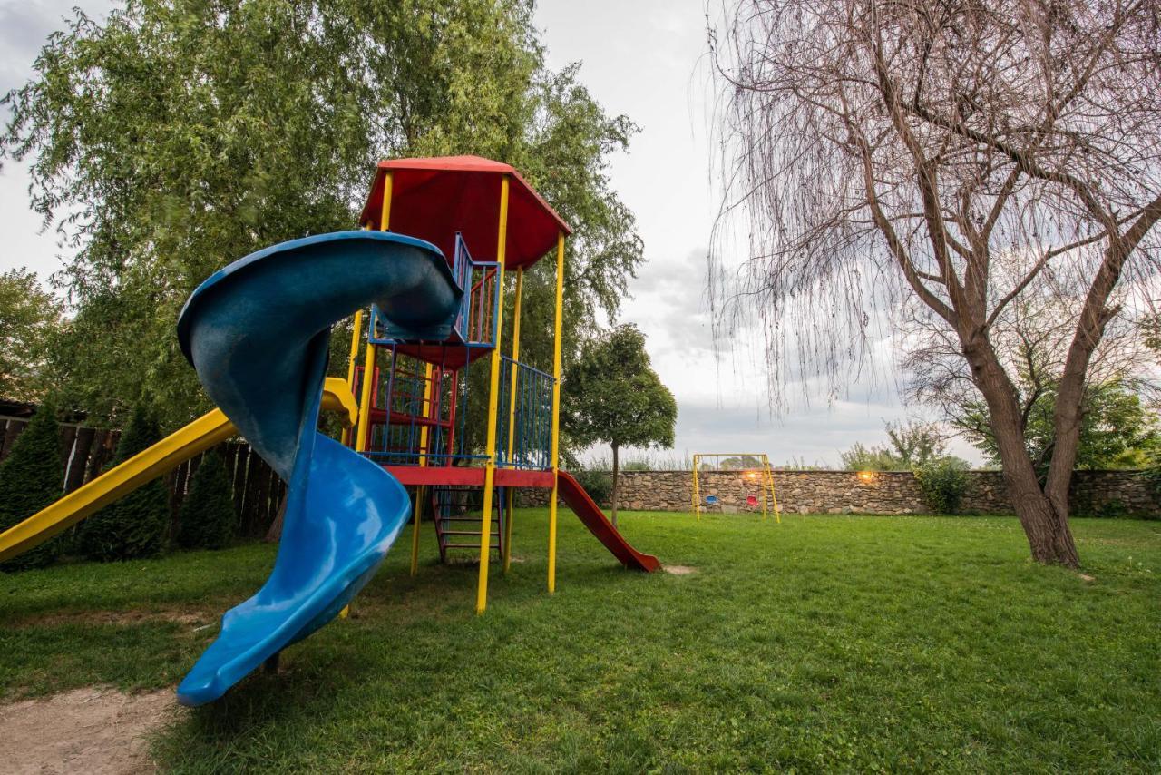 Konak Nestor Bungalows Skopje Luaran gambar